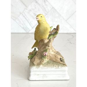 Vintage Gorham Porcelain Yellow Bird Figurine Music Box Made in Japan *Works*